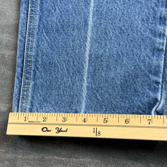 Carhartt Men's Jeans Relaxed Fit Size 35X34 Medium Wash - Picture 8 of 9